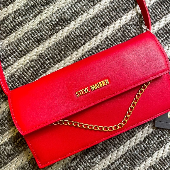 Steve Madden Handbags - NWT Red Crossbody Purse with gold hardware